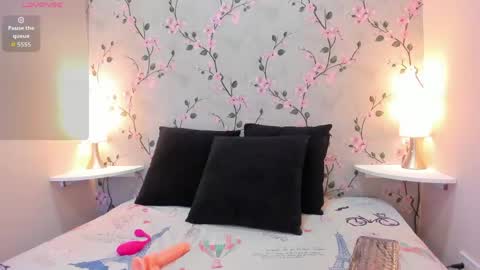 Lily online show from May 22, 12:14 pm