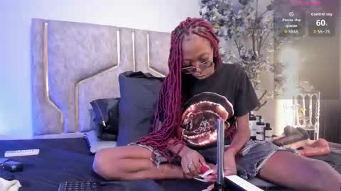 liincostelloo online show from March 17, 8:13 pm