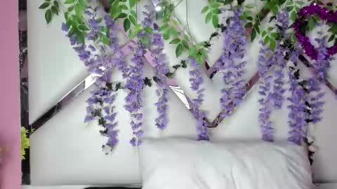 Snapshot of liinzy_rouse chatting on October 9, 2:21 pm Brittany online show from October 9, 2:21 pm