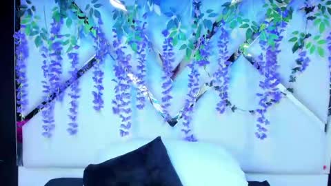 Snapshot of liinzy_rouse chatting on October 18, 5:04 pm Brittany online show from October 18, 5:04 pm