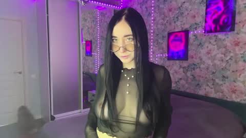 Lizzy 3 online show from June 2, 12:50 pm