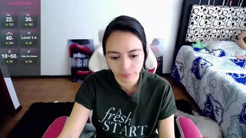Snapshot of lika_little3 chatting on February 10, 9:47 pm Liika online show from February 10, 9:47 pm