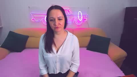Snapshot of likaa_likaa chatting on December 19, 8:24 am Lika online show from December 19, 8:24 am