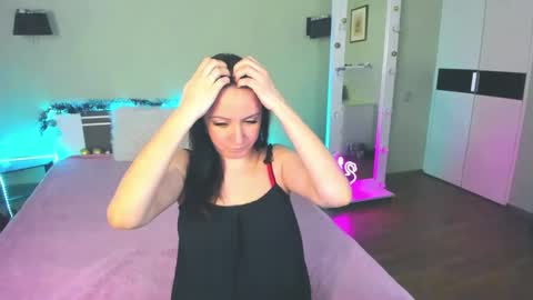 Snapshot of likaa_likaa chatting on December 20, 9:11 am Lika online show from December 20, 9:11 am