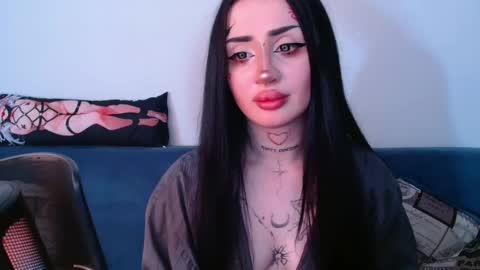 Snapshot of likaasun chatting on September 26, 11:56 pm Alisa tattogirl online show from September 26, 11:56 pm