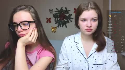Snapshot of like_sun chatting on December 29, 2:49 am Call me Anna online show from December 29, 2:49 am