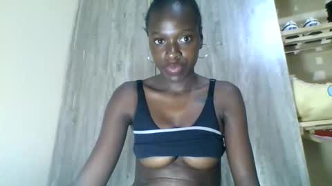 Snapshot of lil6041 chatting on October 18, 12:36 am lil6041 online show from October 18, 12:36 am