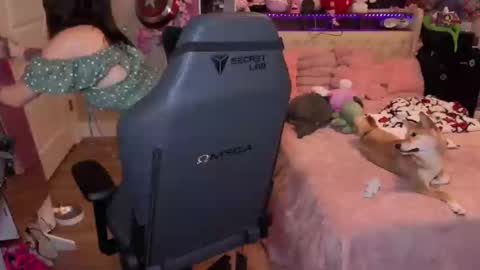 Snapshot of lil__bunny2005 chatting on September 15, 9:00 pm Lil Bunny online show from September 15, 9:00 pm