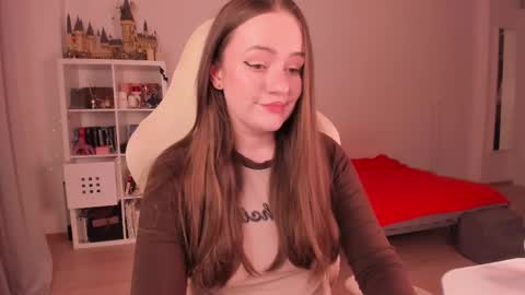 Snapshot of lil_happiness chatting on September 27, 5:53 pm for free registration 3 online show from September 27, 5:53 pm