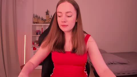 Snapshot of lil_happiness chatting on February 14, 5:36 pm for free registration 3 online show from February 14, 5:36 pm