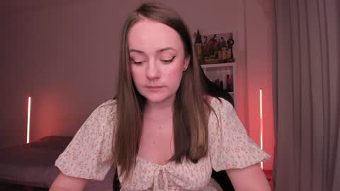Snapshot of lil_happiness chatting on January 26, 8:23 pm for free registration 3 online show from January 26, 8:23 pm