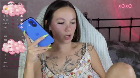 Snapshot of lil_luna_x chatting on September 15, 8:49 pm little moon online show from September 15, 8:49 pm