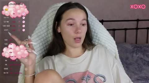 Snapshot of lil_luna_x chatting on October 8, 9:30 pm little moon online show from October 8, 9:30 pm