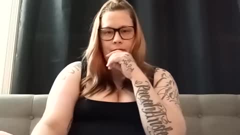 lil_nelli8 online show from October 4, 6:41 am