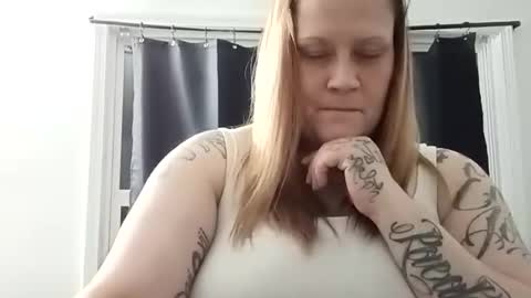 lil_nelli8 online show from January 16, 9:49 am