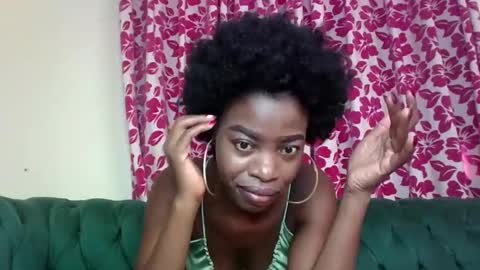 Snapshot of lil_paula chatting on January 27, 6:30 am serenity online show from January 27, 6:30 am