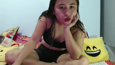 lil_sweetgirl4u online show from February 12, 2:45 am