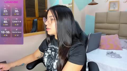 Snapshot of lila_foox chatting on December 31, 4:57 pm LILA online show from December 31, 4:57 pm
