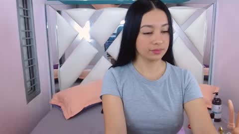 Snapshot of lila_pinky chatting on February 12, 2:00 pm L I L A online show from February 12, 2:00 pm