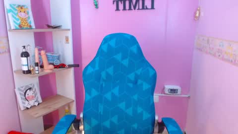 Snapshot of lila_pinky chatting on January 24, 1:47 pm L I L A online show from January 24, 1:47 pm