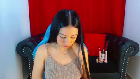 Snapshot of lila_pinky chatting on February 17, 1:33 pm L I L A online show from February 17, 1:33 pm