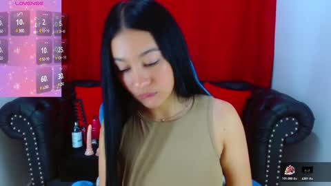 Snapshot of lila_pinky chatting on February 22, 3:32 pm L I L A online show from February 22, 3:32 pm