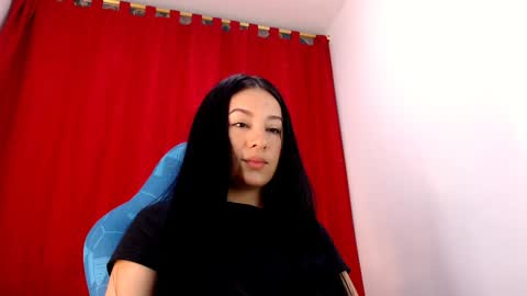 Snapshot of lila_pinky chatting on December 19, 2:46 pm L I L A online show from December 19, 2:46 pm