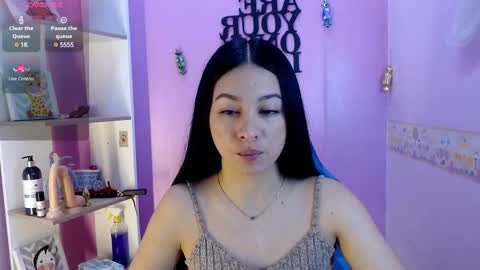 Snapshot of lila_pinky chatting on March 7, 2:34 pm L I L A online show from March 7, 2:34 pm