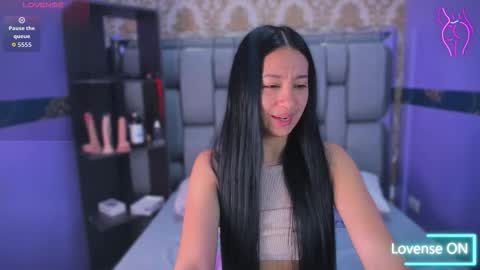 Snapshot of lila_pinky chatting on October 7, 12:42 pm L I L A online show from October 7, 12:42 pm