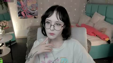 Lili online show from July 10, 11:10 am