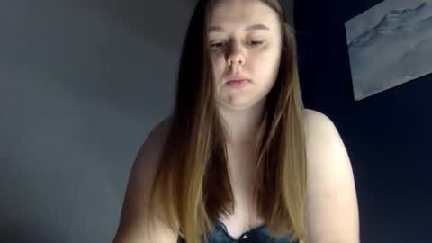 Snapshot of lilae37yis chatting on October 8, 7:46 am Lily online show from October 8, 7:46 am