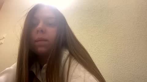 Snapshot of lilae37yis chatting on September 27, 6:15 pm Lily online show from September 27, 6:15 pm