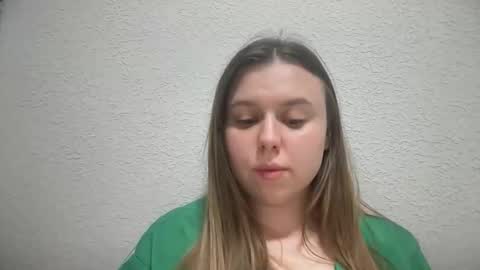 Snapshot of lilae37yis chatting on October 14, 9:06 pm Lily online show from October 14, 9:06 pm
