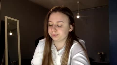 Snapshot of lilae37yis chatting on September 26, 7:17 am Lily online show from September 26, 7:17 am