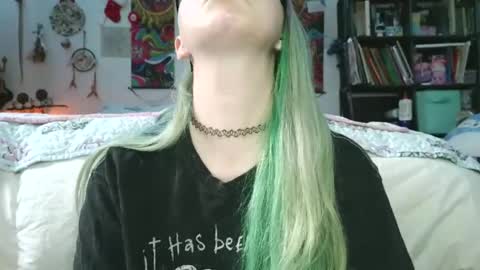 Snapshot of lilemmy1999 chatting on December 16, 5:22 pm emily ryanson online show from December 16, 5:22 pm