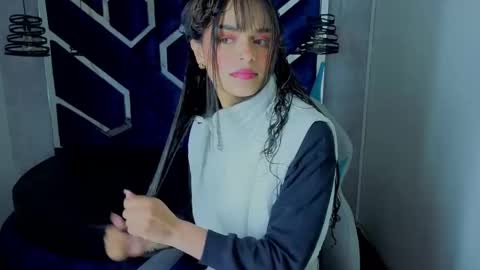 lili_evanss online show from November 21, 12:07 pm