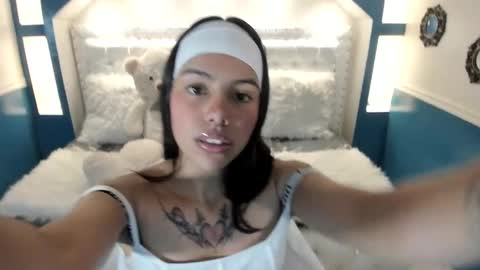 Snapshot of lili_gime chatting on September 25, 8:17 pm Lili online show from September 25, 8:17 pm