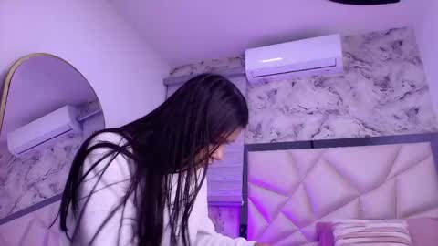 Lily online show from April 4, 11:53 am