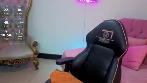 LILI online show from May 18, 4:07 am