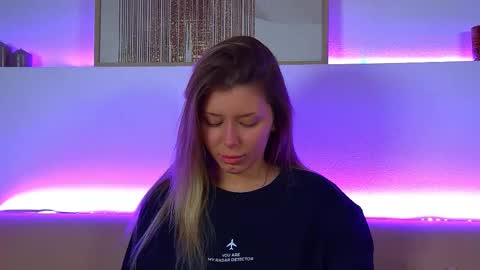 Snapshot of liliabianca chatting on February 9, 4:40 pm Mia online show from February 9, 4:40 pm
