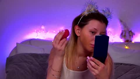 Snapshot of liliabianca chatting on December 29, 6:24 am Mia online show from December 29, 6:24 am