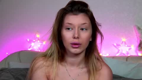 Snapshot of liliabianca chatting on December 26, 6:52 am Mia online show from December 26, 6:52 am