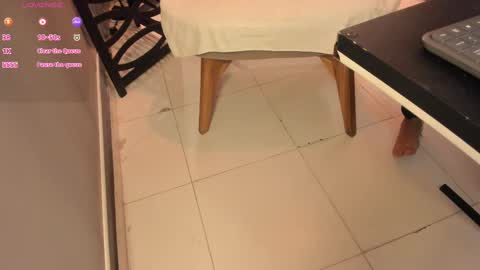 holis soy lily chang no olvides el pulgar arriba es muy importante para mi 3 independent model online show from September 25, 9:12 pm