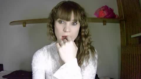 Lili online show from March 8, 2:04 am