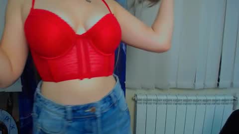 Snapshot of lilianalips chatting on September 18, 9:52 am Liliana online show from September 18, 9:52 am