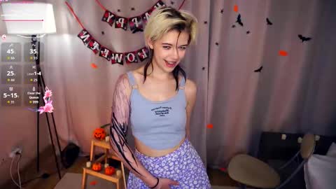 Snapshot of liliandaniels chatting on October 14, 6:16 am Lilian online show from October 14, 6:16 am