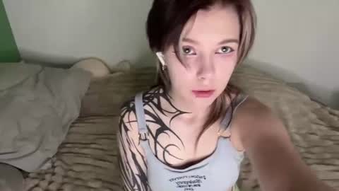 Lilian online show from July 18, 7:33 am