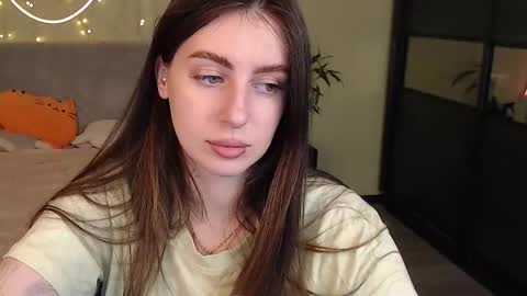 Lilu online show from November 26, 1:17 am