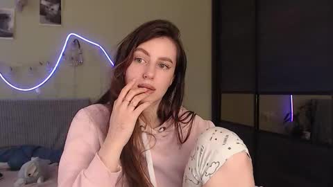 Snapshot of liliatlu chatting on September 16, 7:05 am Lilu online show from September 16, 7:05 am