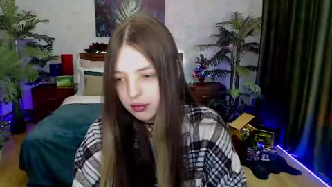 Lili Bakery online show from December 13, 11:39 pm